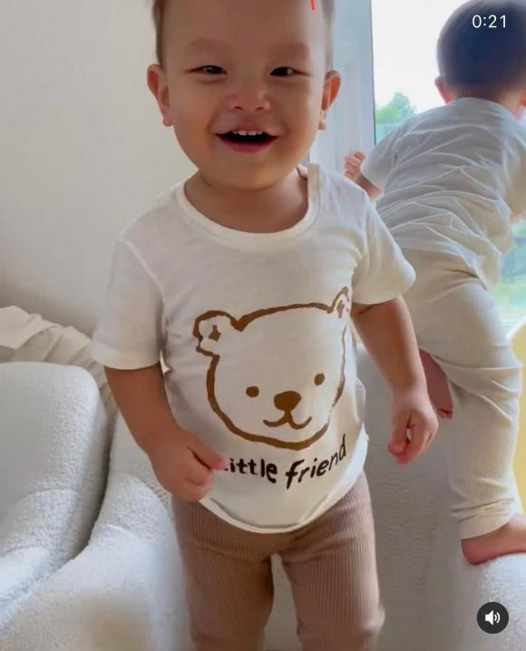 Nghe Lisa nhà Hà Hồ gọi ba về nhà, Kim Lý có chịu nổi chăng? - Hình 9 Nghe Lisa nha Ha Ho goi ba ve nha, Kim Ly co chiu noi chang?-Hinh-9