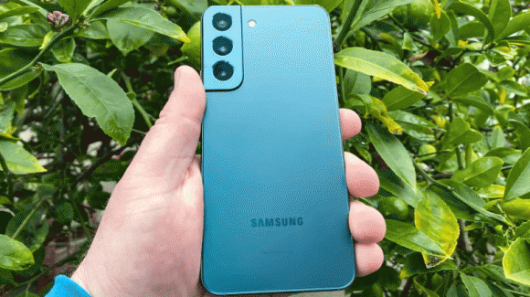 iPhone 14 dù xịn xò nhưng vẫn kém Samsung Galaxy S22 - Hình 2 iPhone 14 du xin xo nhung van kem Samsung Galaxy S22-Hinh-2