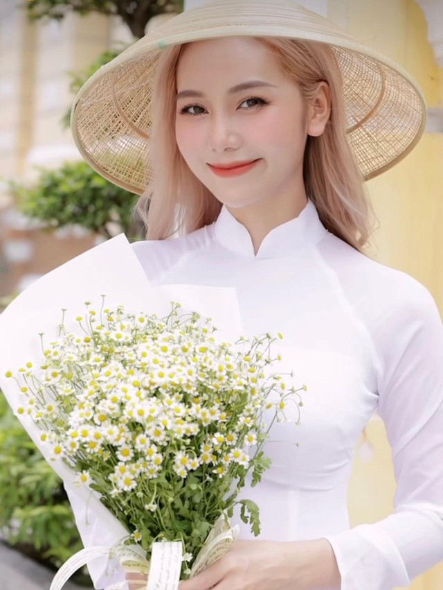 Nữ chính Người Ấy Là Ai tập 3: Hot girl có 2 triệu người thích - Hình 2 Nu chinh Nguoi Ay La Ai tap 3: Hot girl co 2 trieu nguoi thich-Hinh-2