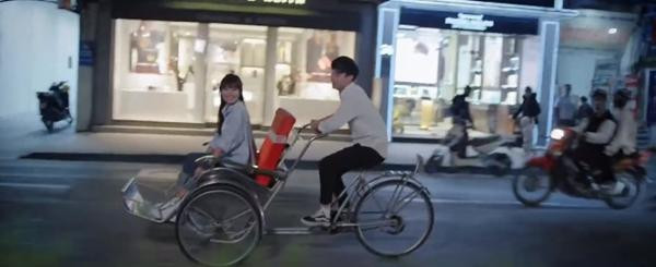 Phim Việt 'lừa' khán giả bằng chiêu thức, tưởng lãng mạn mà lạ lùng - Hình 2 Phim Viet 'lua' khan gia bang chieu thuc, tuong lang man ma la lung-Hinh-2