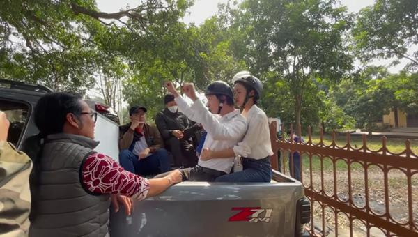 Phim Việt 'lừa' khán giả bằng chiêu thức, tưởng lãng mạn mà lạ lùng - Hình 5 Phim Viet 'lua' khan gia bang chieu thuc, tuong lang man ma la lung-Hinh-5