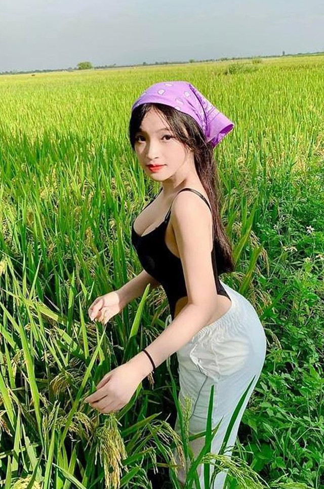 Mặc áo trễ cổ sâu đi chăn trâu, cô "nông dân" bị chê cười? - Hình 13 Mac ao tre co sau di chan trau, co