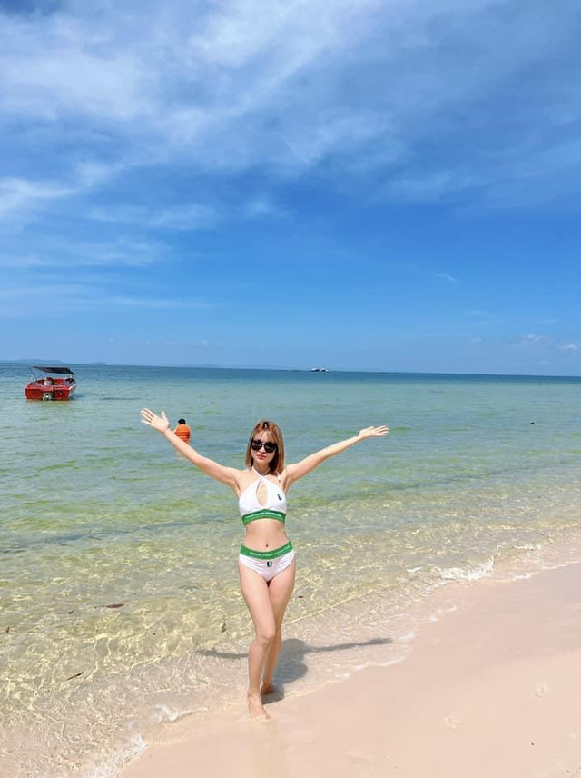 Vợ Mạc Văn Khoa bị so sánh với vợ Lê Dương Bảo Lâm - Hình 4 Vo Mac Van Khoa bi so sanh voi vo Le Duong Bao Lam-Hinh-4