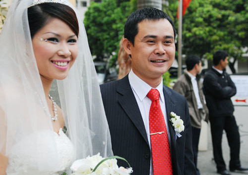 Nghệ sĩ Vĩnh Xương chia sẻ điều đặc biệt về bà xã mê hát - Hình 2 Nghe si Vinh Xuong chia se dieu dac biet ve ba xa me hat-Hinh-2