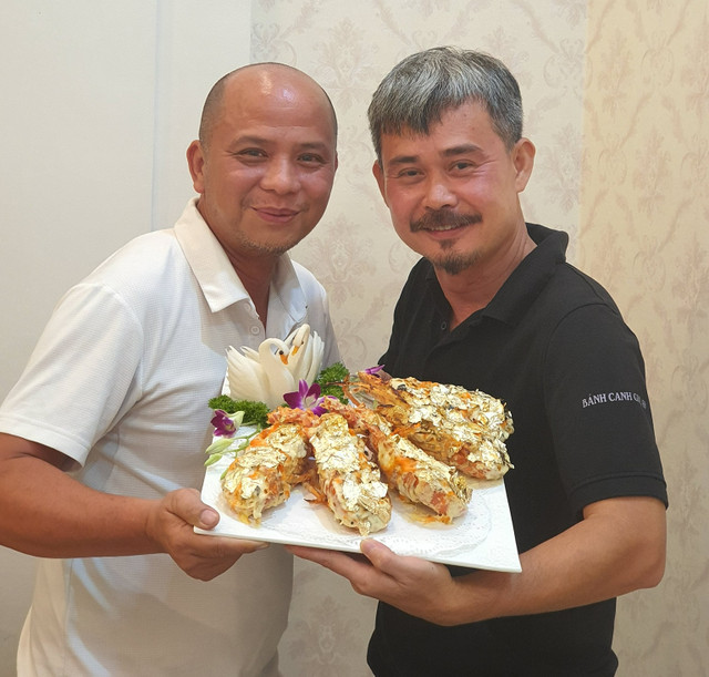 Nghệ sĩ Vĩnh Xương chia sẻ điều đặc biệt về bà xã mê hát - Hình 6 Nghe si Vinh Xuong chia se dieu dac biet ve ba xa me hat-Hinh-6