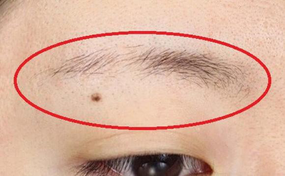 Tướng người ích kỷ, hẹp hòi, nhân duyên khó vượng Tuong nguoi ich ky, hep hoi, nhan duyen kho vuong