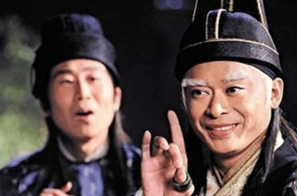 'Cây phất trần' trong tay thái giám thời xưa có công dụng gì? 'Cay phat tran' trong tay thai giam thoi xua co cong dung gi?