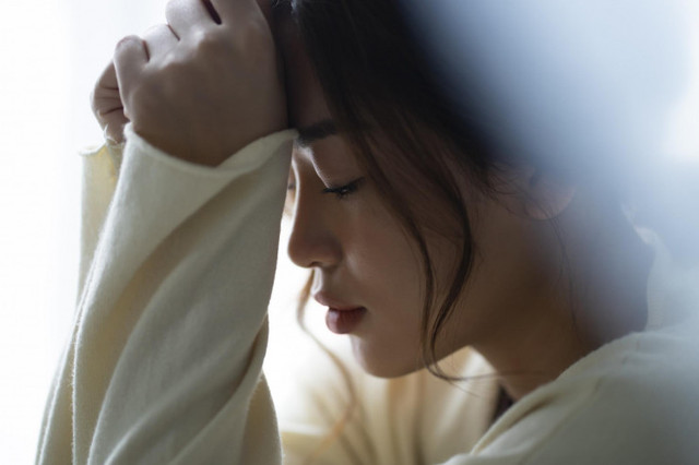 Chồng để ảnh chụp thân mật với nhân tình làm hình nền điện thoại - Hình 2 Chong de anh chup than mat voi nhan tinh lam hinh nen dien thoai-Hinh-2