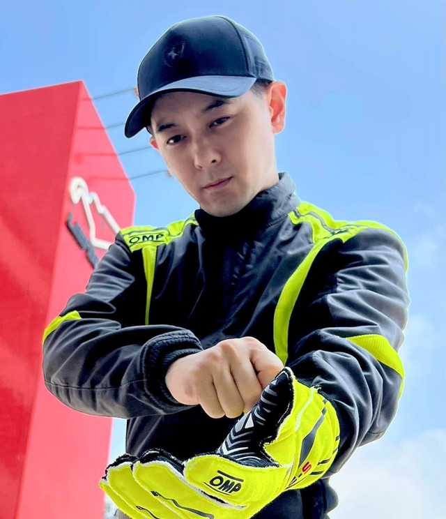 Lâm Chí Dĩnh và ngôi sao mạng xã hội chỉ trích lẫn nhau - Hình 2 Lam Chi Dinh va ngoi sao mang xa hoi chi trich lan nhau-Hinh-2