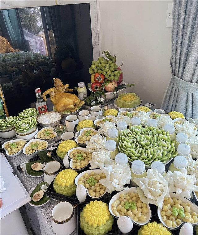 Lóa mắt tiệc đầy tháng con trai trung vệ nổi tiếng tuyển Việt Nam - Hình 7 Loa mat tiec day thang con trai trung ve noi tieng tuyen Viet Nam-Hinh-7
