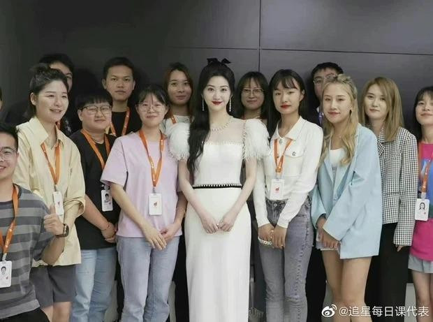 Ảnh chưa chỉnh sửa của Đệ nhất mỹ nữ Bắc Kinh - Hình 3 Anh chua chinh sua cua De nhat my nu Bac Kinh-Hinh-3