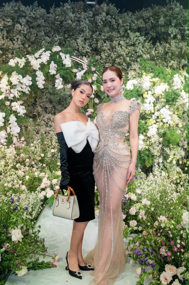 Hé lộ về người mẹ ruột cực xịn của đại gia Đoàn Di Băng - Hình 5 He lo ve nguoi me ruot cuc xin cua dai gia Doan Di Bang-Hinh-5