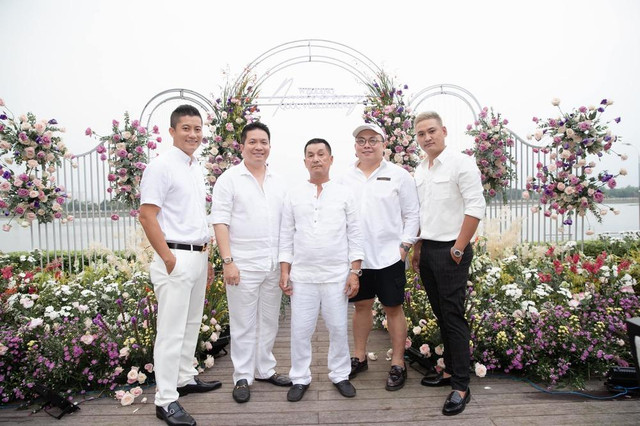 Hé lộ về người mẹ ruột cực xịn của đại gia Đoàn Di Băng - Hình 7 He lo ve nguoi me ruot cuc xin cua dai gia Doan Di Bang-Hinh-7
