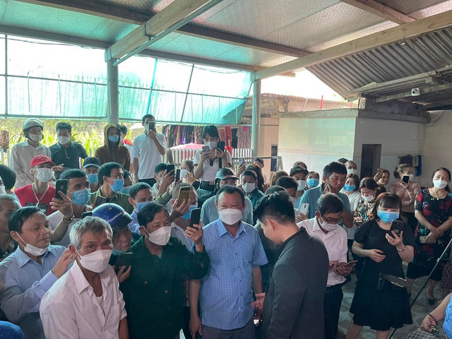 Cặp nhung hươu “độc nhất vô nhị”, được trả 220 triệu chưa bán - Hình 5 Cap nhung huou “doc nhat vo nhi”, duoc tra 220 trieu chua ban-Hinh-5
