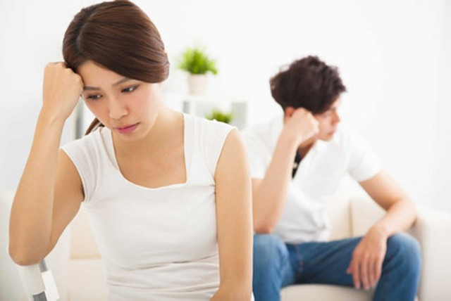 Soạn sẵn đơn ly hôn khi chồng đòi nghỉ việc để... làm giàu Soan san don ly hon khi chong doi nghi viec de... lam giau