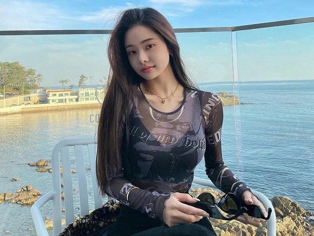 KOL ở Hàn bị ghét vì chỉ cần đẹp cũng kiếm bộn tiền - Hình 3 KOL o Han bi ghet vi chi can dep cung kiem bon tien-Hinh-3