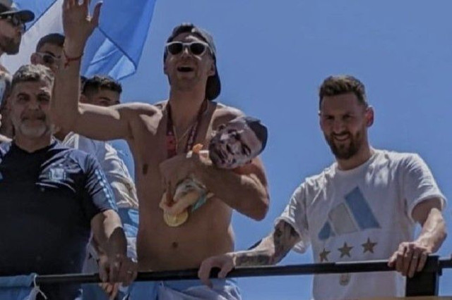 Thủ môn Argentina gặp rắc rối vì hành động khiếm nhã - Hình 2 Thu mon Argentina gap rac roi vi hanh dong khiem nha-Hinh-2