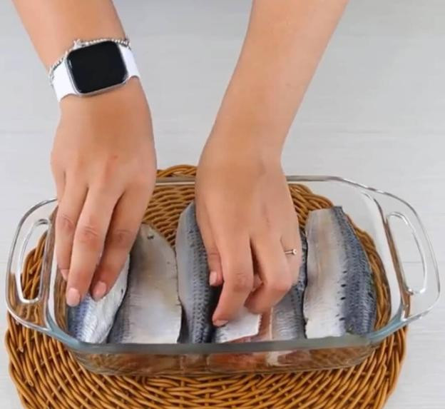 Cá nục chế biến theo cách mới này cực ngon, hết sạch mùi tanh - Hình 5 Ca nuc che bien theo cach moi nay cuc ngon, het sach mui tanh-Hinh-5