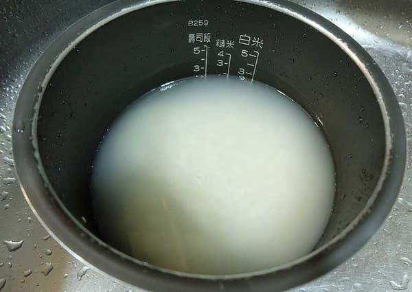Tại sao người Nhật lại ngâm gạo trước khi nấu? - Hình 2 Tai sao nguoi Nhat lai ngam gao truoc khi nau?-Hinh-2