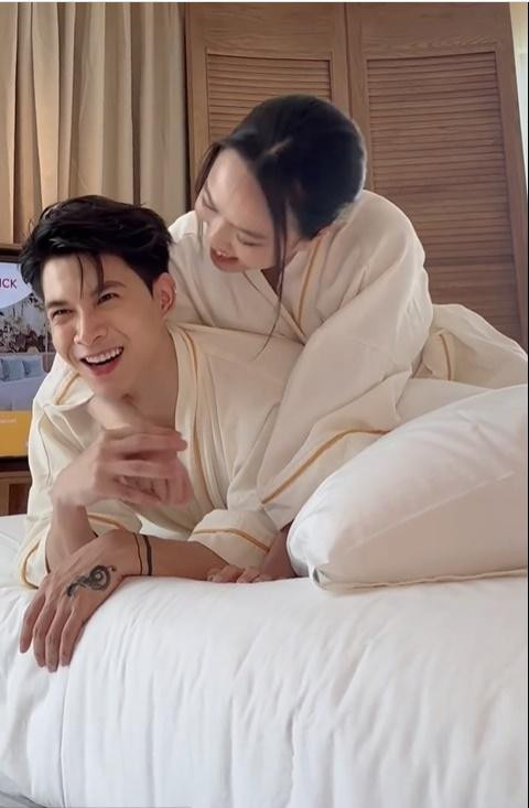 Anh Tú 'đứng hình' khi nghe tiếng cười bà xã Diệu Nhi - Hình 4 Anh Tu 'dung hinh' khi nghe tieng cuoi ba xa Dieu Nhi-Hinh-4