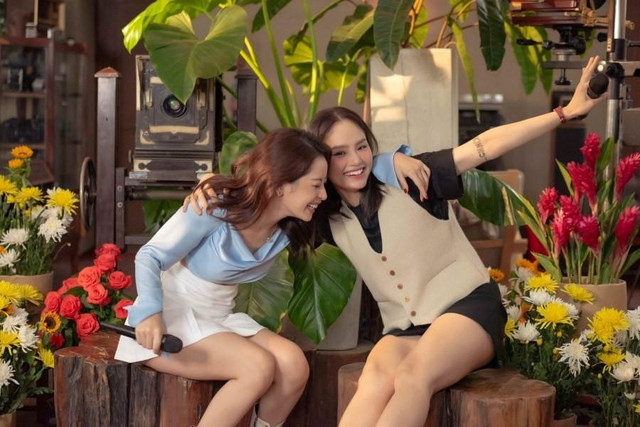 Miu Lê chung mic Chi Pu, netizen xóc xiểm: '2 chiến thần hát live' - Hình 4 Miu Le chung mic Chi Pu, netizen xoc xiem: '2 chien than hat live'-Hinh-4