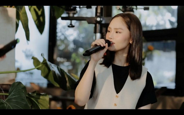 Miu Lê chung mic Chi Pu, netizen xóc xiểm: '2 chiến thần hát live' - Hình 2 Miu Le chung mic Chi Pu, netizen xoc xiem: '2 chien than hat live'-Hinh-2