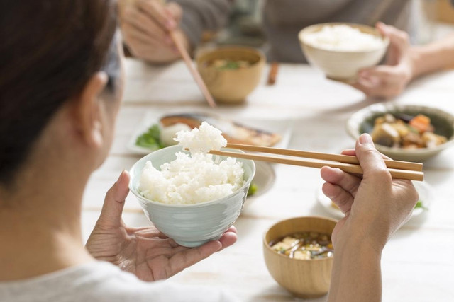 Mặt tốt và mặt xấu của việc ăn cơm trắng Mat tot va mat xau cua viec an com trang