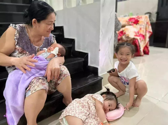 Mẹ vợ Lê Dương Bảo Lâm chọc "bỏ nhà đi" nếu con đẻ tiếp - Hình 5 Me vo Le Duong Bao Lam choc