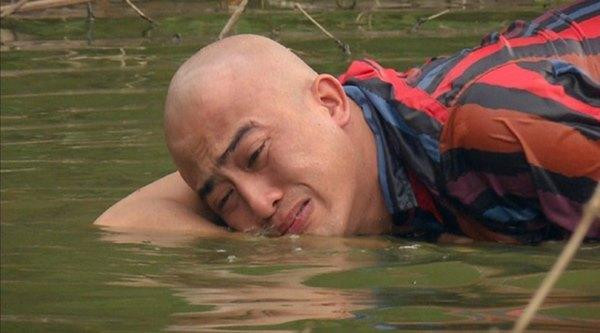 Loạt vai phụ át vía nhân vật chính: Doãn Quốc Đam "gánh còng lưng" - Hình 4 Loat vai phu at via nhan vat chinh: Doan Quoc Dam
