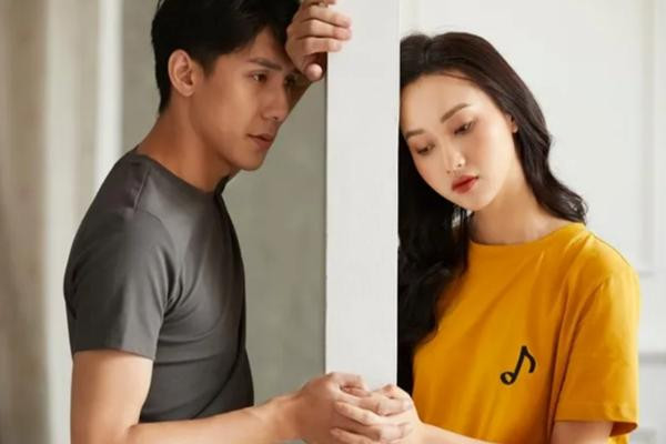 Nghe con rể tương lai lên kế hoạch sau cưới, bố mẹ vợ sốc Nghe con re tuong lai len ke hoach sau cuoi, bo me vo soc