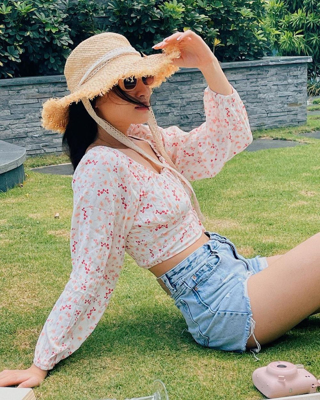 Hot girl Trâm Anh thích mặc quần hot pants dù dễ gây hiểu nhầm - Hình 4 Hot girl Tram Anh thich mac quan hot pants du de gay hieu nham-Hinh-4