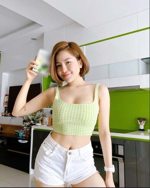 Hot girl Trâm Anh thích mặc quần hot pants dù dễ gây hiểu nhầm - Hình 3 Hot girl Tram Anh thich mac quan hot pants du de gay hieu nham-Hinh-3