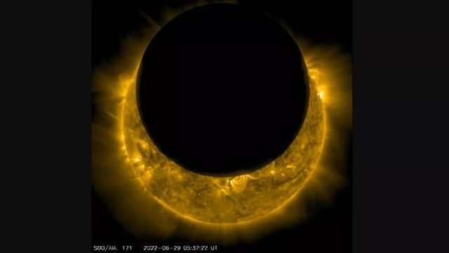 Nhật thực tuyệt đẹp được NASA chụp cận cảnh đáng kinh ngạc Nhat thuc tuyet dep duoc NASA chup can canh dang kinh ngac