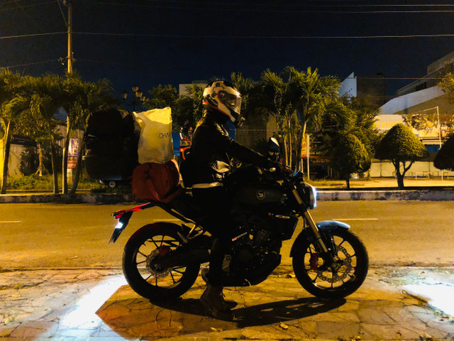 Chàng trai một mình đi phượt xuyên Việt Chang trai mot minh di phuot xuyen Viet