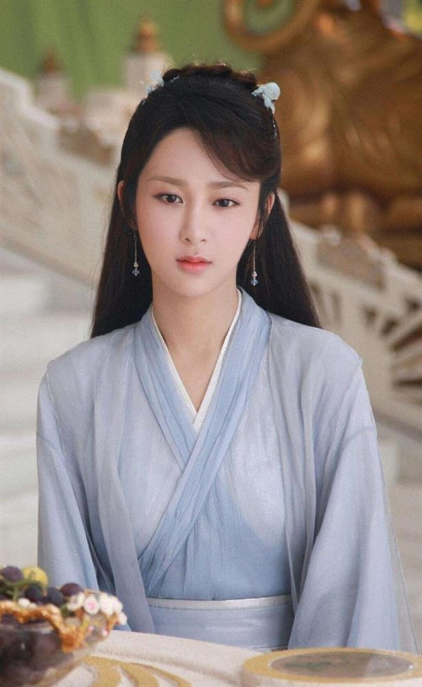 Dương Tử gặp vận hạn: 3 bạn diễn đình đám đều dính phốt Duong Tu gap van han: 3 ban dien dinh dam deu dinh phot