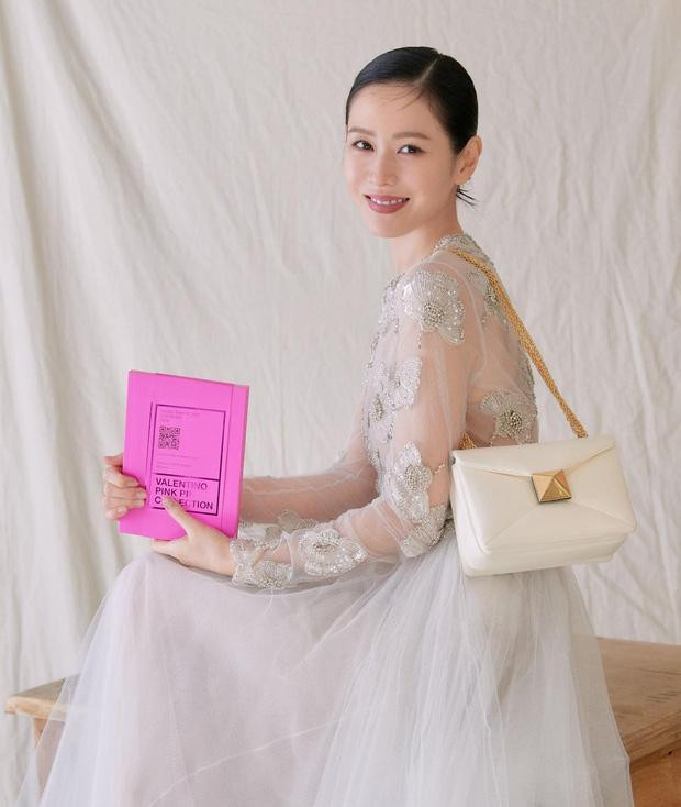 Gần triệu người phát sốt vì ảnh Son Ye Jin diện váy cưới? Gan trieu nguoi phat sot vi anh Son Ye Jin dien vay cuoi?