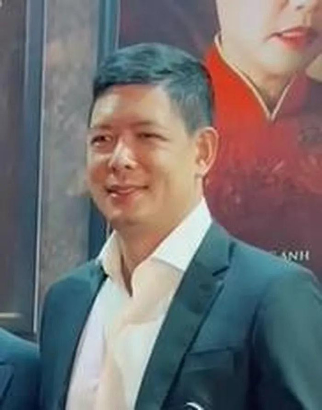 Không nhận ra Bình Minh phát tướng, lộ dấu hiệu tuổi tác - Hình 4 Khong nhan ra Binh Minh phat tuong, lo dau hieu tuoi tac-Hinh-4