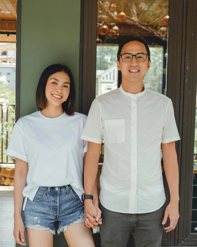 Hà Tăng và chồng 10 năm 1 kiểu chụp "đánh dấu chủ quyền" Ha Tang va chong 10 nam 1 kieu chup