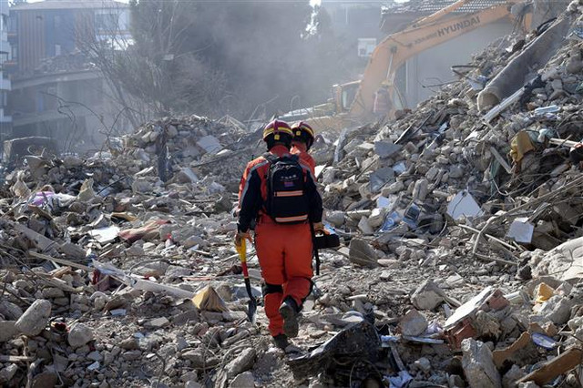 Người tị nạn Syria vội vã hồi hương sau trận động đất thế kỷ - Hình 2 Nguoi ti nan Syria voi va hoi huong sau tran dong dat the ky-Hinh-2