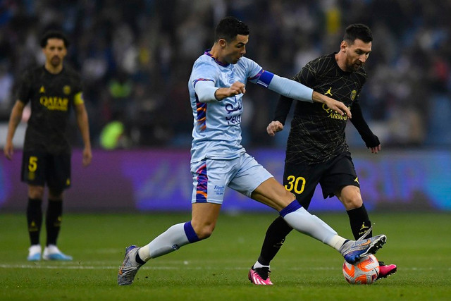Lời tiên tri của Ferguson về Ronaldo và Messi thành hiện thực - Hình 2 Loi tien tri cua Ferguson ve Ronaldo va Messi thanh hien thuc-Hinh-2