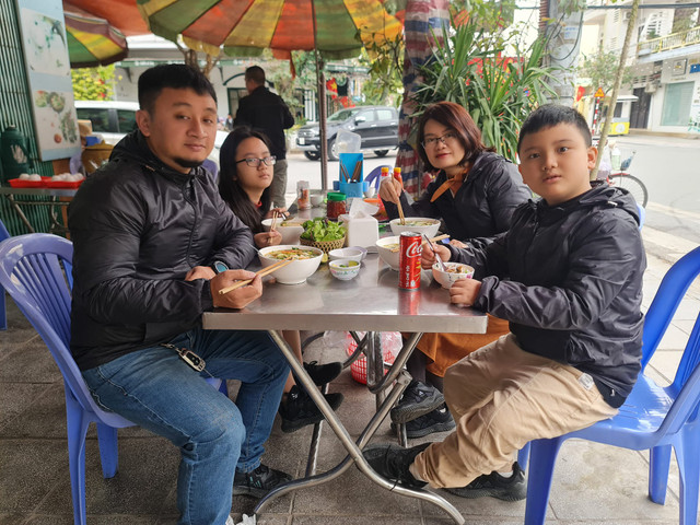 Gia đình nhỏ mãn nhãn khi ngắm núi non hùng vĩ Đông-Tây Bắc bộ - Hình 6 Gia dinh nho man nhan khi ngam nui non hung vi Dong-Tay Bac bo-Hinh-6