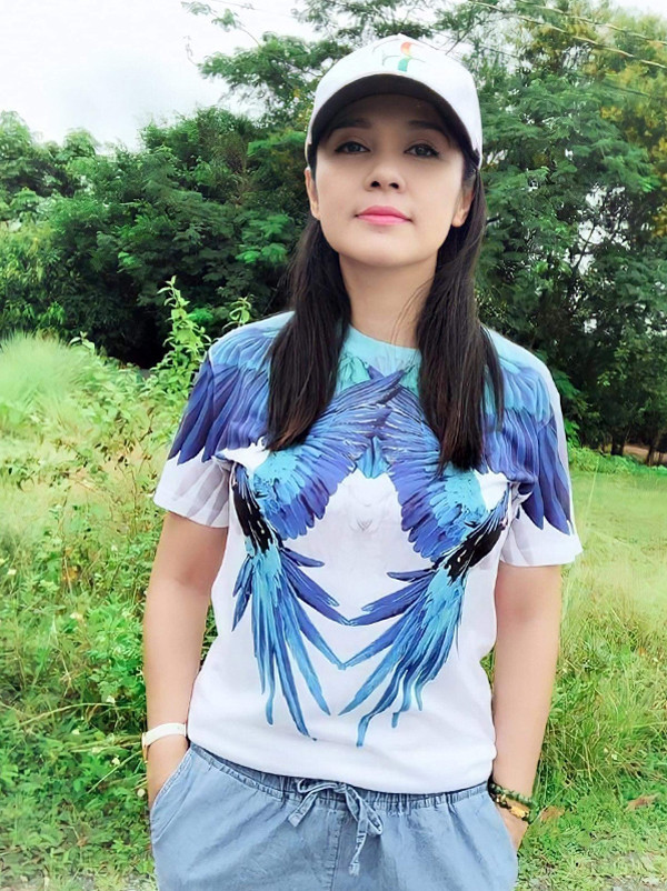 Người đẹp Tây Đô Việt Trinh gây ngỡ ngàng trước nhan sắc tuổi 50 Nguoi dep Tay Do Viet Trinh gay ngo ngang truoc nhan sac tuoi 50