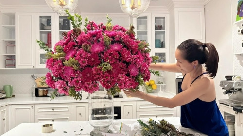 Tiểu thư miền Tây xinh đẹp khoe khu vườn trên cao đẹp như mơ - Hình 9 Tieu thu mien Tay xinh dep khoe khu vuon tren cao dep nhu mo-Hinh-9