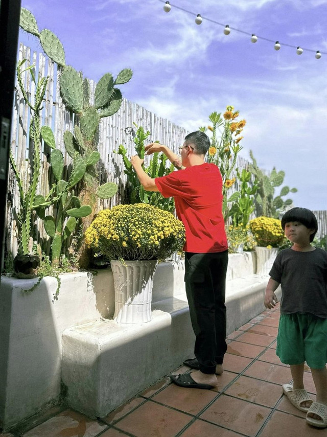 Tiểu thư miền Tây xinh đẹp khoe khu vườn trên cao đẹp như mơ - Hình 7 Tieu thu mien Tay xinh dep khoe khu vuon tren cao dep nhu mo-Hinh-7