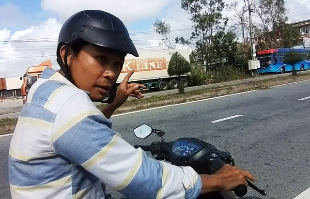 Quảng Ngãi: 80.000 đồng/viên ngói, chạy 3 huyện vẫn không mua được - Hình 3 Quang Ngai: 80.000 dong/vien ngoi, chay 3 huyen van khong mua duoc-Hinh-3