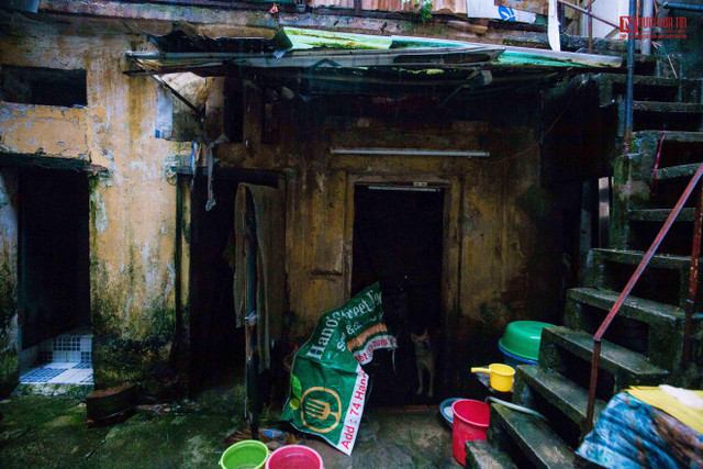 Cuộc sống tại những căn nhà ổ chuột giữa lòng Hà Nội - Hình 2 Cuoc song tai nhung can nha o chuot giua long Ha Noi-Hinh-2
