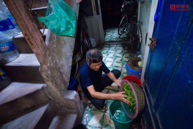 Cuộc sống tại những căn nhà ổ chuột giữa lòng Hà Nội - Hình 9 Cuoc song tai nhung can nha o chuot giua long Ha Noi-Hinh-9
