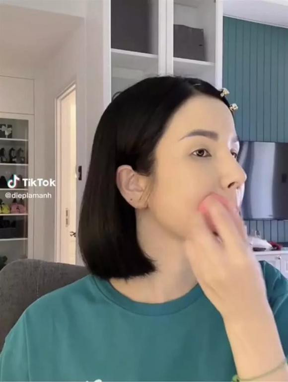 Là mĩ nhân showbiz, Diệp Lâm Anh vẫn để lộ dấu hiệu tuổi tác này La mi nhan showbiz, Diep Lam Anh van de lo dau hieu tuoi tac nay