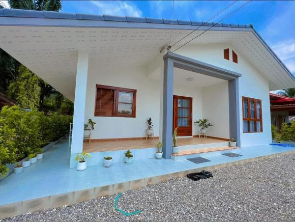 Nhân viên văn phòng xây mẫu nhà cấp bốn vừa đẹp vừa rẻ - Hình 2 Nhan vien van phong xay mau nha cap bon vua dep vua re-Hinh-2