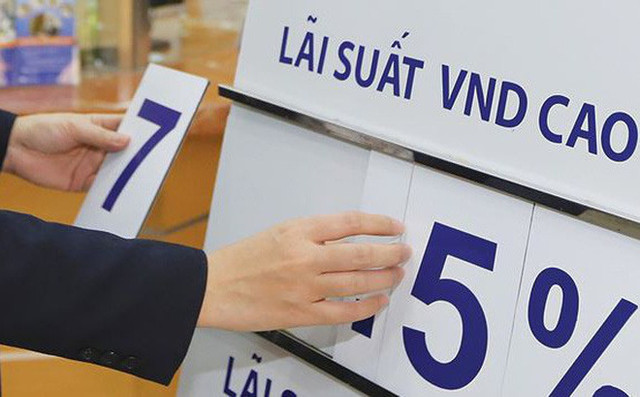 Lãi suất dài hạn không giảm, gửi tiết kiệm ung dung hưởng lợi - Hình 2 Lai suat dai han khong giam, gui tiet kiem ung dung huong loi-Hinh-2